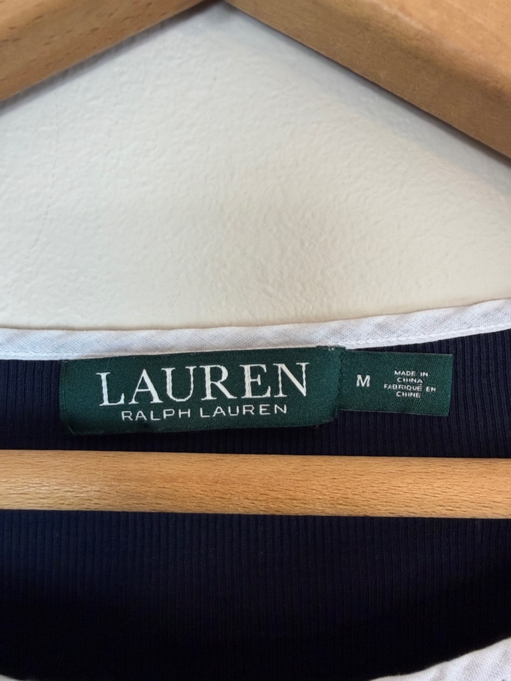 Lauren Ralph Lauren Medium
M Ribbed Top Flutter Sleeve Navy Blue Baby Tee Shirt - Picture 3 of 6
